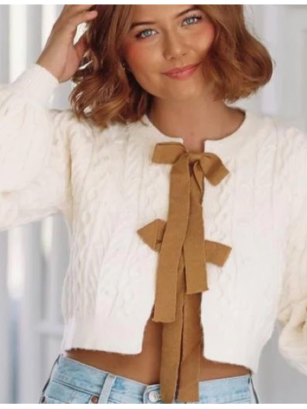 Storia Cream Cable Knit Cropped Cardigan with Tan Bow Ties SIZE MEDIUM NWOT